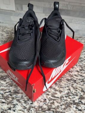 Nike Black Mesh Air Max 270 (Kids)